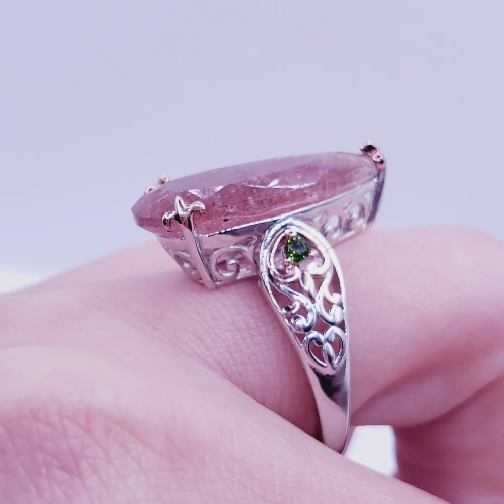 10 Carat Tanzanian Natronite & Chrome Diopside Rose Gold | Sterling Silver Ring